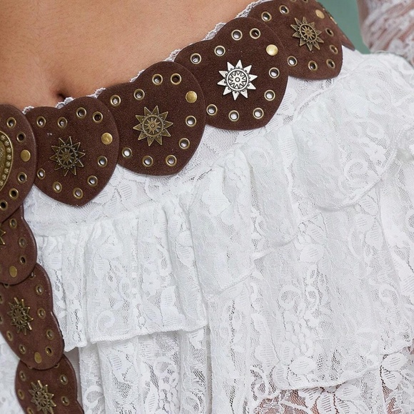 Luxe Vegan Leather Heart Grommet Statement Belt - Picture 5 of 9